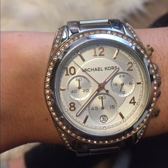 MICHAEL KORS TWO TONE WATCH - Picture 3 of 3